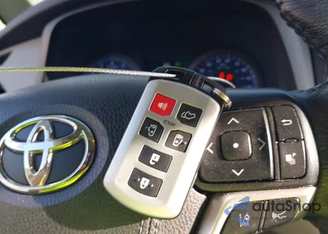 2020 Toyota Sienna Xle z USA, uszkodzony, nr VIN 5TDYZ3DC8LS053447